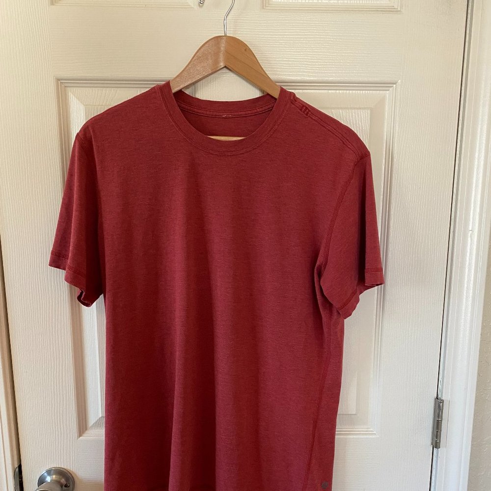 Lululemon Men’s Red Short Sleeve 5-Year Basic T (Large)